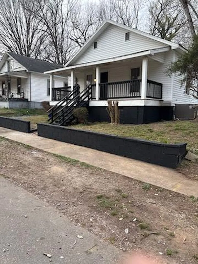 Two Bedroom Home — Photo 3