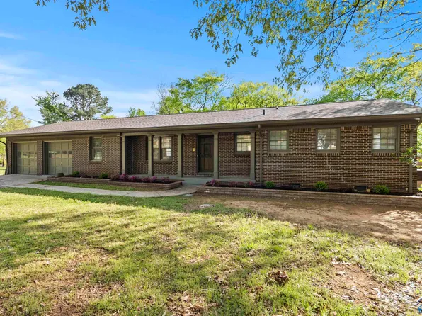 9200 Navios Dr SE, Huntsville, AL 35803