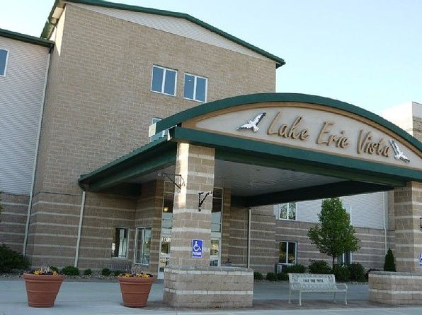 4699 Lake Rd E UNIT 401