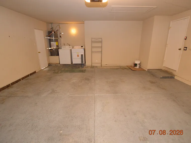 6845 Zamora Dr — Photo 24