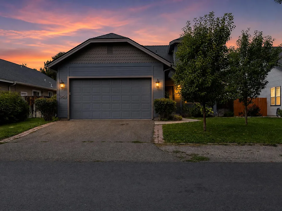 951 Winter Fox Ln