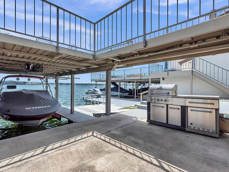 533 Lighthouse Dr — Photo 9