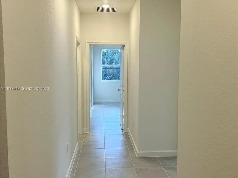 2265 SE 30th St #7 — Photo 5