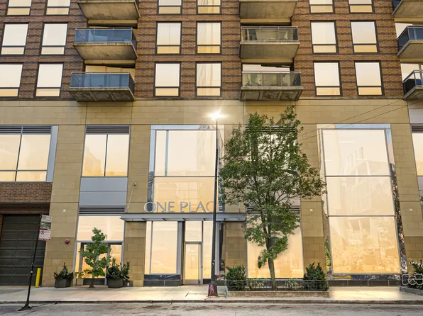 1 E 8th St APT 1002, Chicago, IL 60605