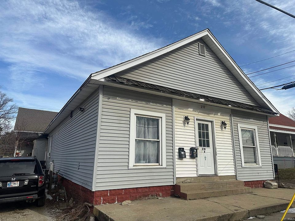 1st image of 210 W Chestnut St
