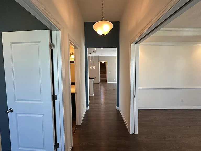 2212 Martlet Ln — Photo 3