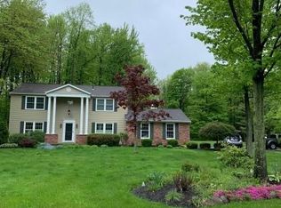 8870 E Pilgrim Dr, Chagrin Falls, OH 44023