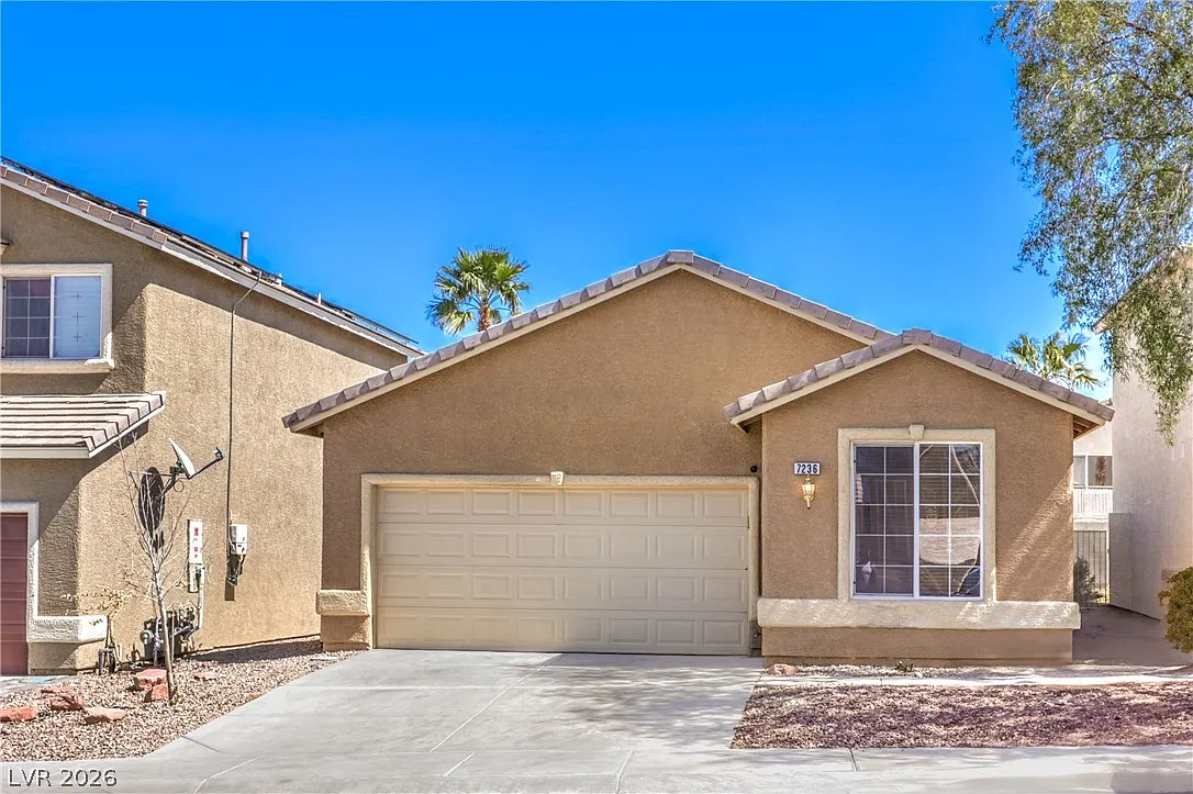 3 bed, 2.0 bath, 1105 sqft, $1,900 — Photo 1