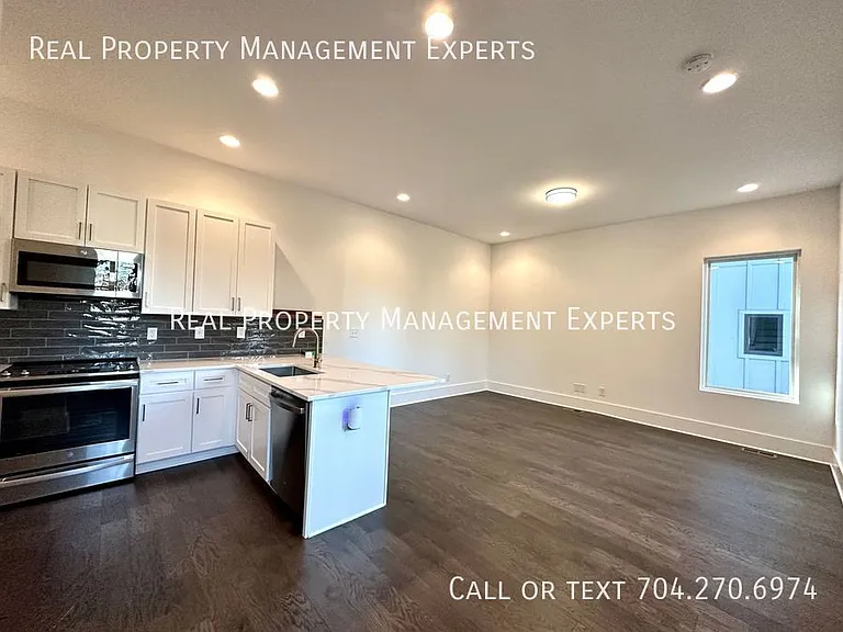 1004 Margaret Brown St #C — Photo 3