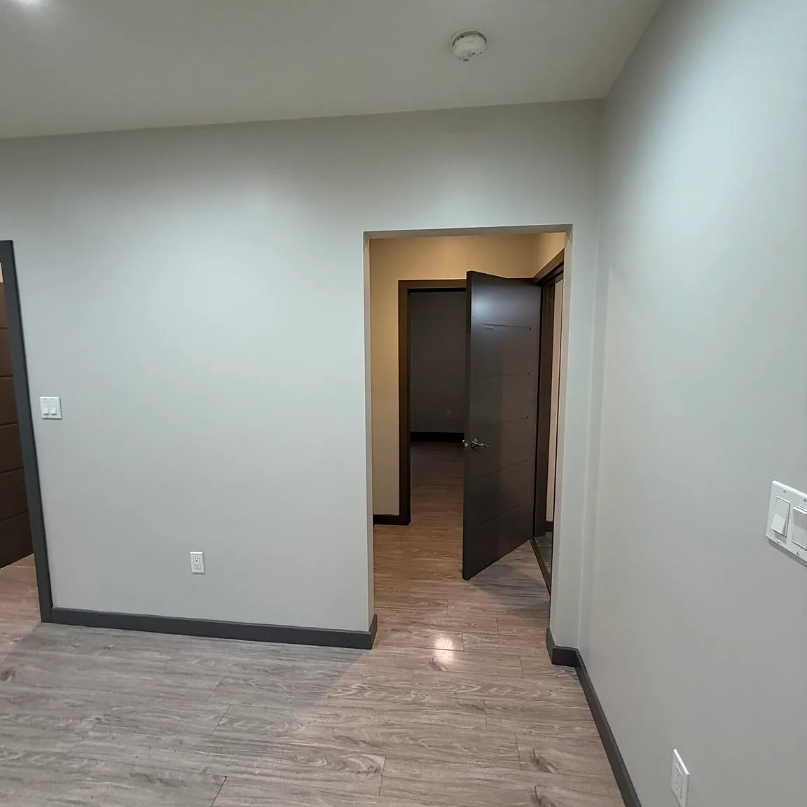 2 bed, 2.0 bath, 888 sqft, $2,283 — Photo 3