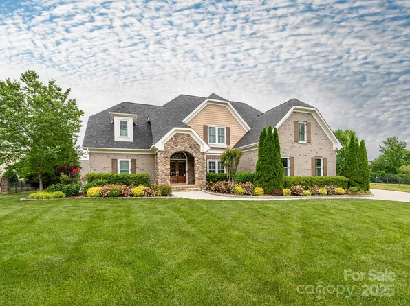 3850 Hounslow Ln, Harrisburg, NC 28075