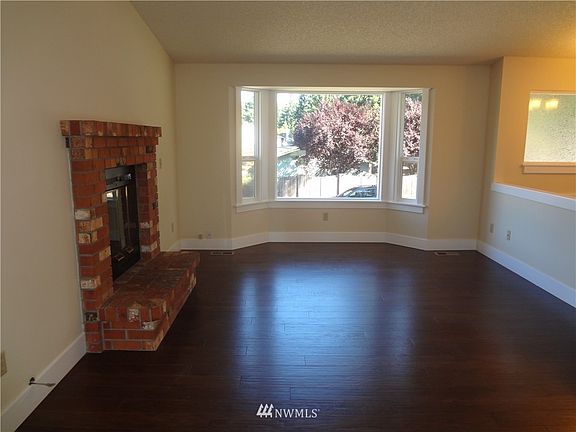 5th image of 7318 147th Court E