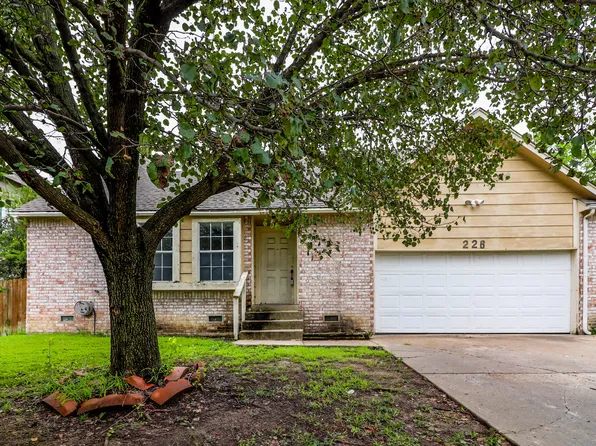 226 S 164th Pl E, Tulsa, OK 74108