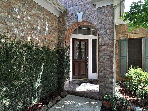4th image of 18330 Bluewater Cove Dr