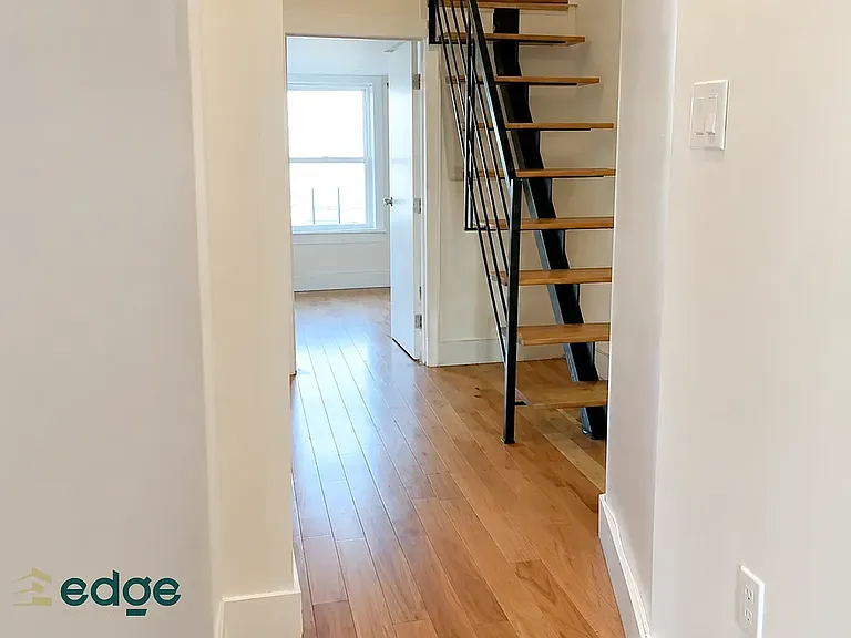 191 Troutman St #6A — Photo 4