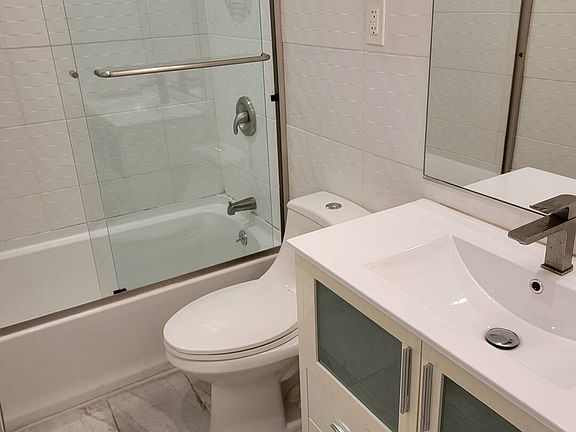4th image of 1279 E 69th St #2