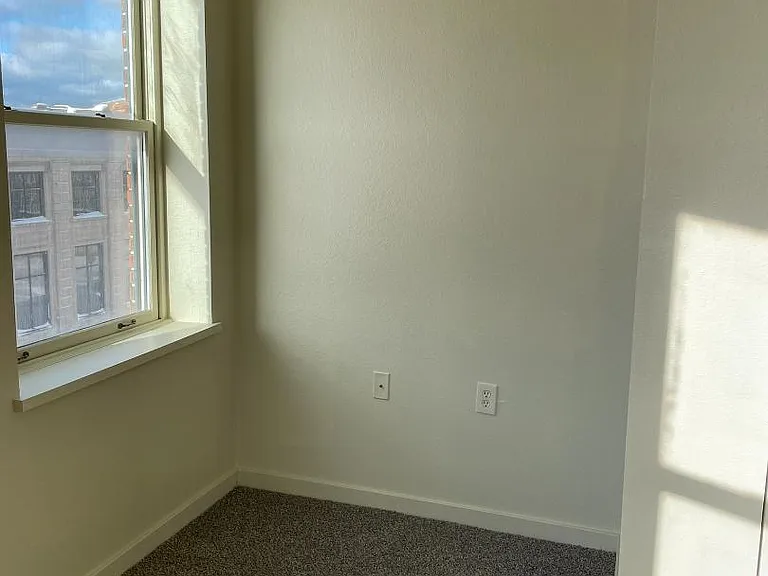 Unit Photo