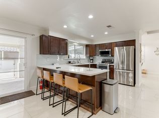 2121 Rosanna St, Las Vegas, NV 89117