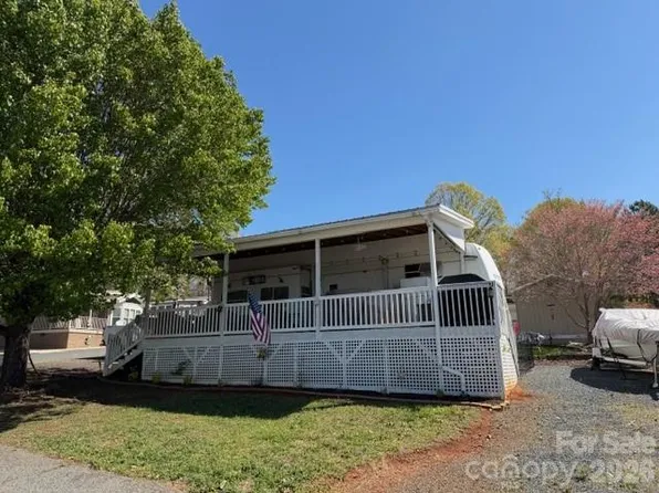 145 Grand View Dr, New London, NC 28127