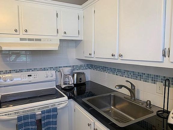 3rd image of 60 Dorchester C #C