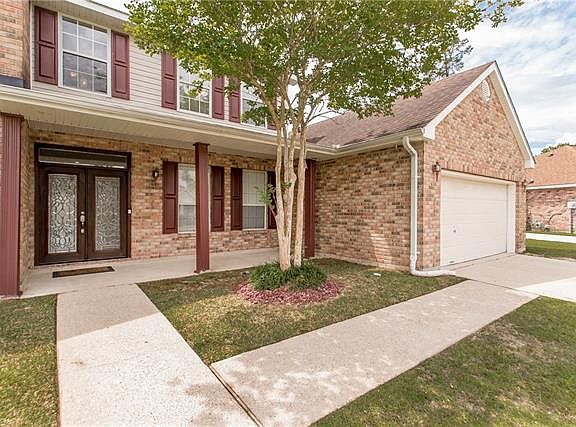 3rd image of 1000 Palmetto Ct