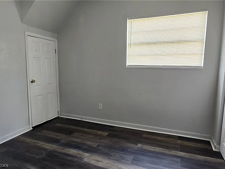 401 S Franklin St — Photo 10