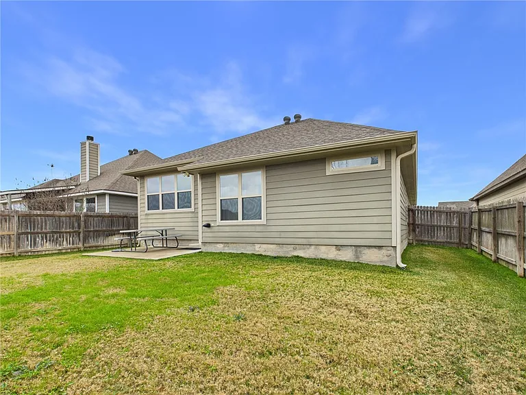 2102 Polmont Dr — Photo 22
