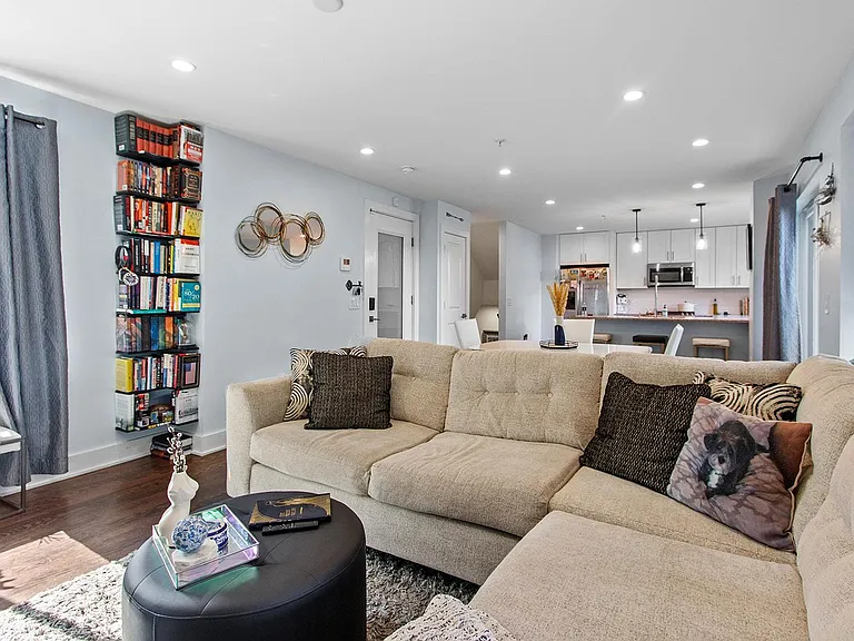 1649 E Eyre St #7 — Photo 7