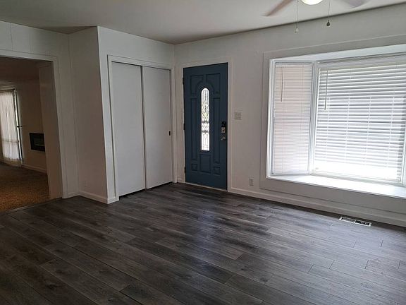 3rd image of 740 Parry Dr