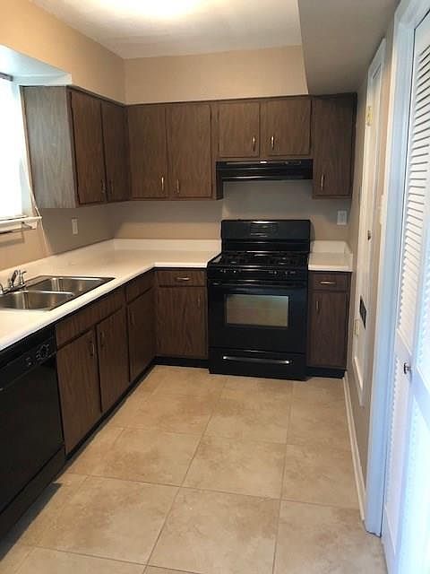 2nd image of 1050 Carrollton Ave