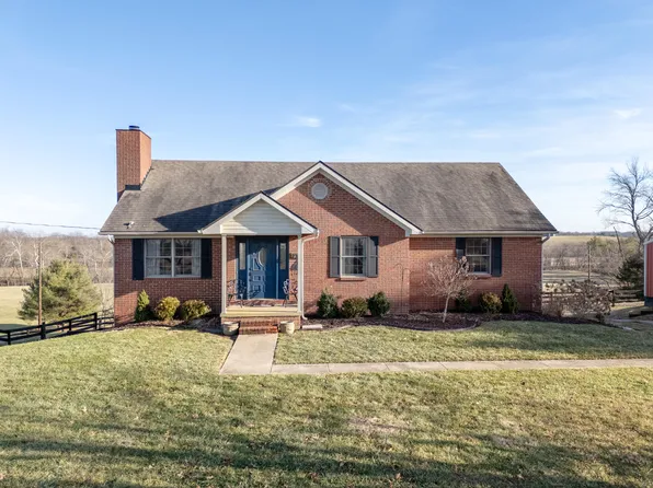 1738 Woodlake Rd, Stamping Ground, KY 40379