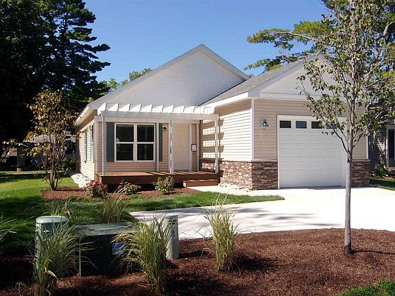 3rd image of 108 Peppervine Pl