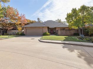 528 E Oak Pl, Edmond, OK 73025