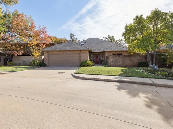 528 E Oak Pl, Edmond, OK 73025
