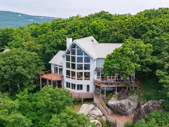 232 Blackrock Cir, Wintergreen Resort, VA 22967