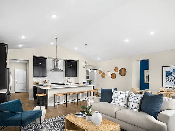 Great room vaulted ceiling