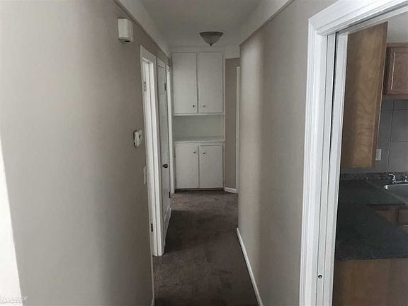 4th image of 24070 Rosewood Ave