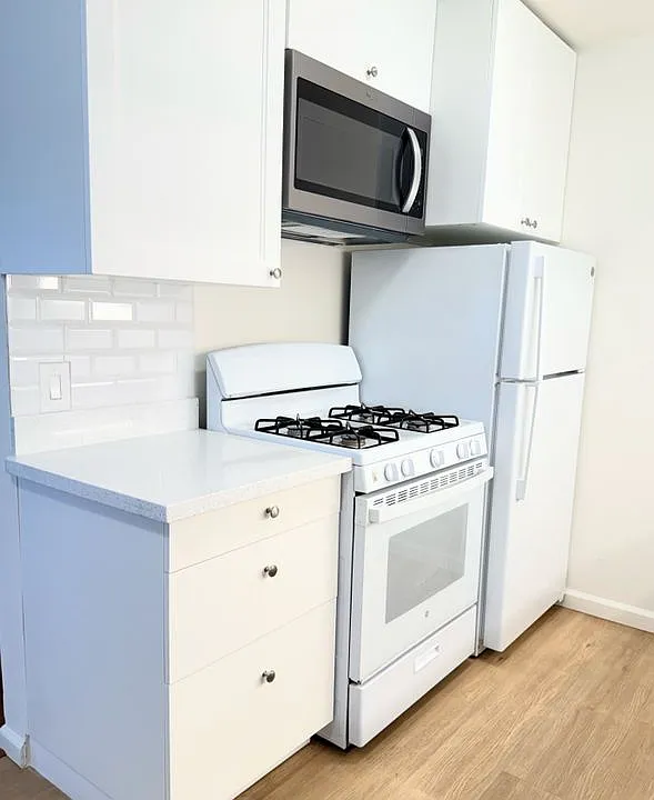 418 Roosevelt Ave #6