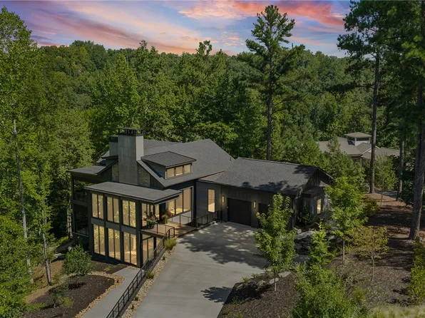 248 Piney Woods Trl, Six Mile, SC 29682