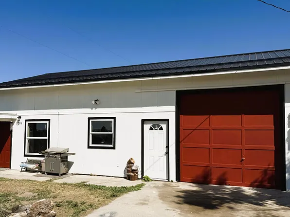 1009 3rd St NW, Choteau, MT 59422