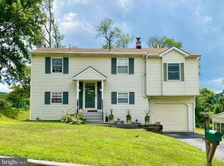 12 Elaine Dr, Boyertown, PA 19512