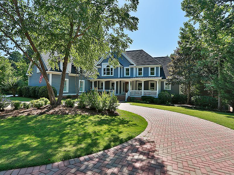 Circular Brick driveway