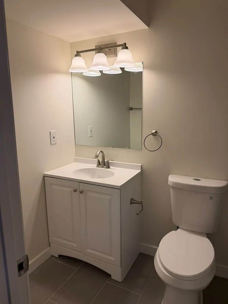 3 bed, 2500 sqft, $2,700 — Photo 4