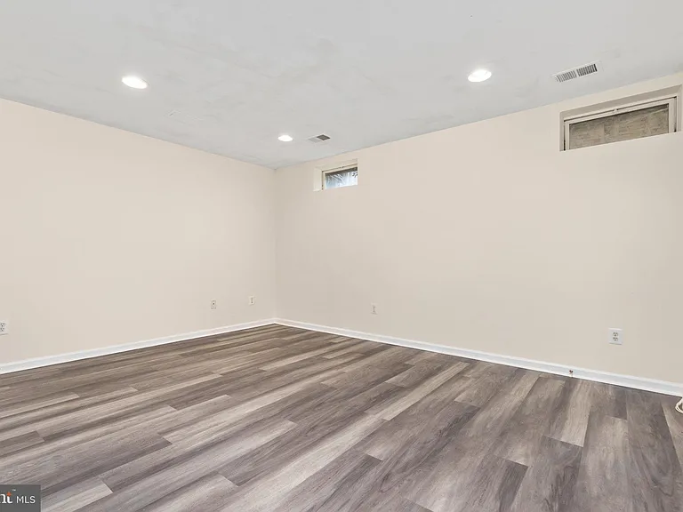 313 Frontier Fort Ln — Photo 18