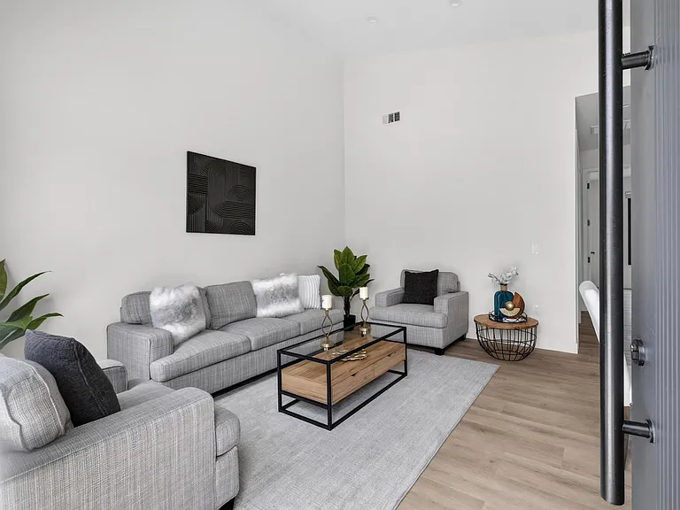 24676 Woodward Ave #C — Photo 6
