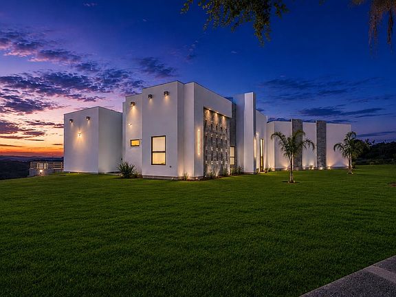 3rd image of 110 Songbird Ln