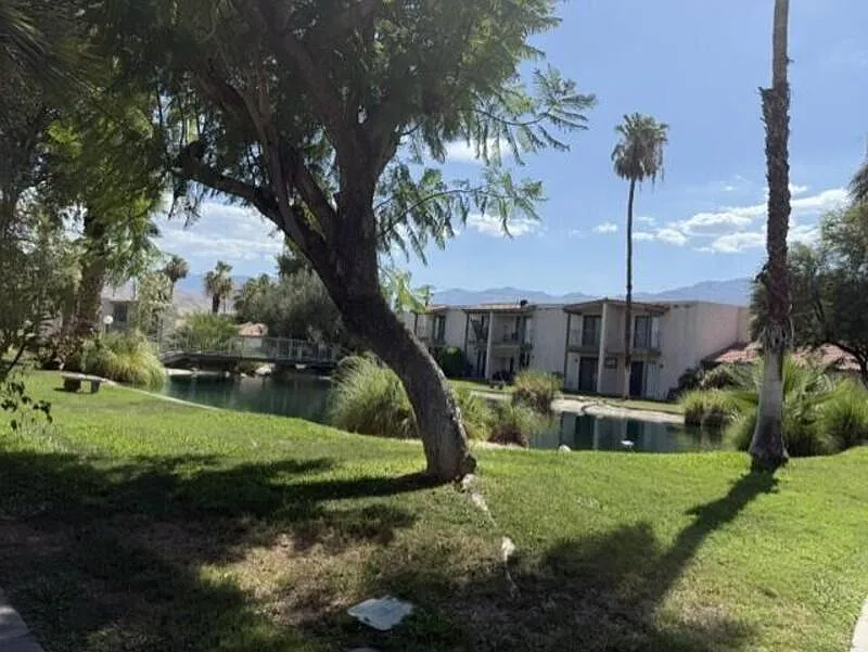 45 Lakeview Cir