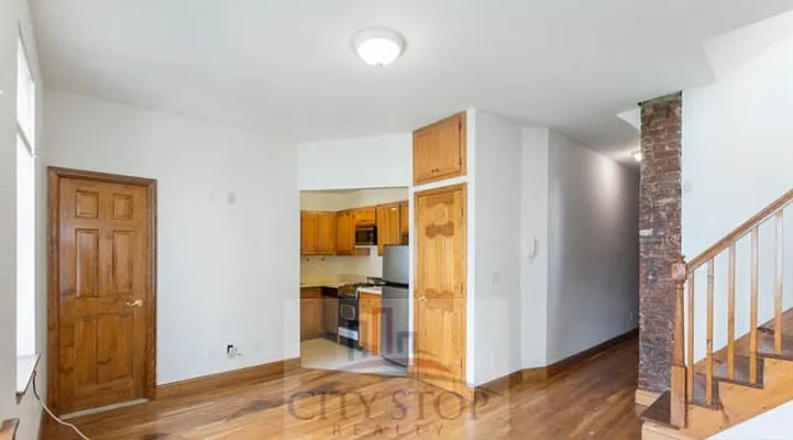 Rented by City Stop Realty | media 7