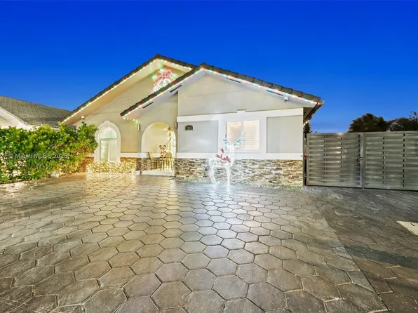 7416 W 32nd Ave, Hialeah, FL 33018