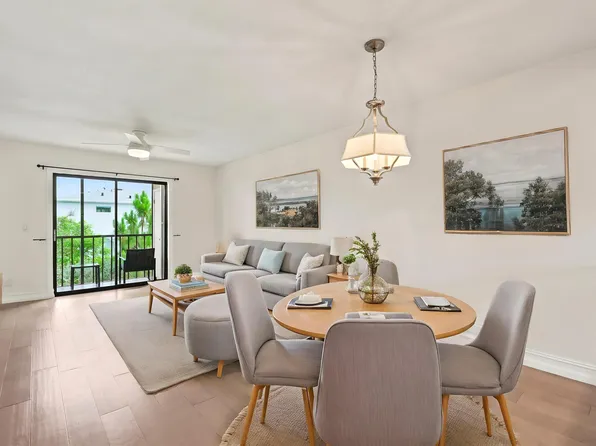 7209 Golf Colony Court #203, Lake Worth, FL 33467